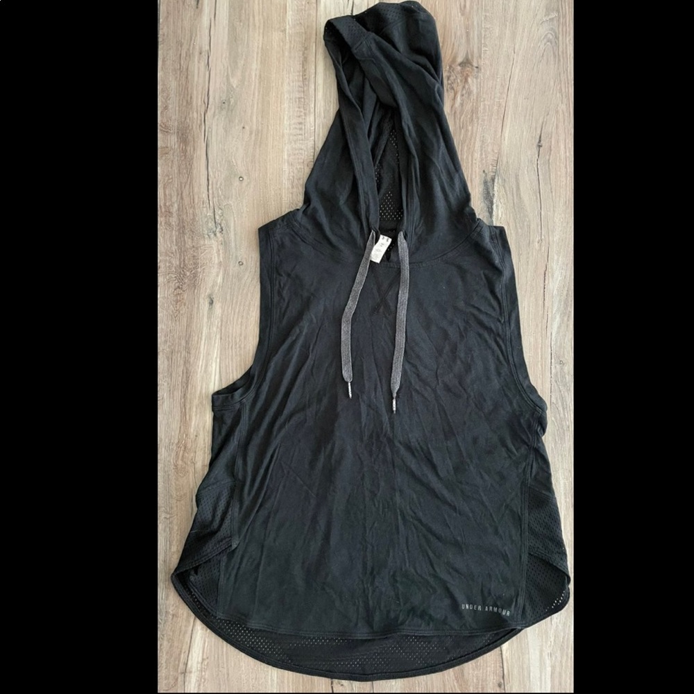 Under Armour Women’s Sleeveless Muscle Hoodie - Medium